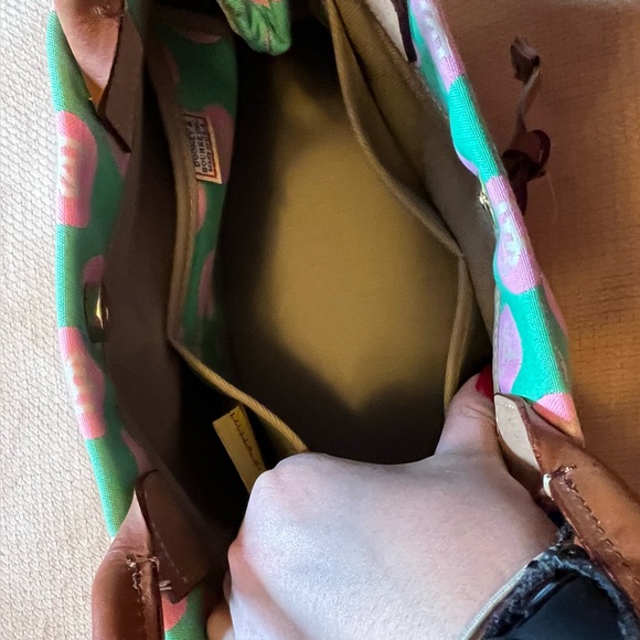 SOLD!! Dooney & Burke Large Tassel Bag NEW NWT - Picture 3 of 8